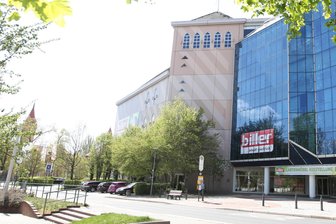 Plauener Stadtrat genehmigt zwei Einkaufssonntage zu Veranstaltungen bei Möbel Biller - Am Rosa-Luxemburg-Platz bei Möbel Biller gibt es zwei Einkaufssonntage zu Beginn des nächsten Jahres.