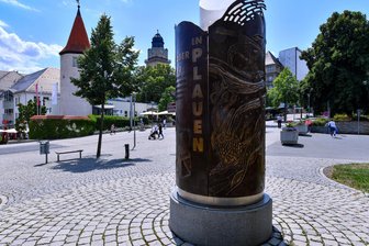 Plauener Stadtrat stimmt für Thomas-Küttler-Platz - Das Wendedenkmal in Plauen soll an eine der ersten Demonstrationen im Herbst 1989 in der DDR erinnern. Das Areal wird künftig Thomas-Küttler-Platz heißen.