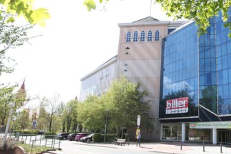 Plauener Stadtverwaltung bereitet Ortsbegehung im Westend und in der Siedlung Neundorf vor - Jetzt sind die Bewohner gefragt - Bei Möbel Biller am Rosa-Luxemburg-Platz startet die Ortsbegehung am 8. September.
