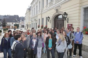 Plauener Studienakademie begrüßt 104 neue Studenten - Bei Stadtrundgängen haben am MOntag die neuen Studenten der Plauener Berufsakademie in drei Gruppen ihren Studienort kennen gelernt. Anschließend ging es ins Rathaus zur Immatrikulation.