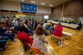 Plauener Südvorstadt bekommt neugestalteten Wohngebietstreff unter freiem Himmel - Die Einwohnerversammlung in der Südvorstadt war am Montagabend gut besucht.