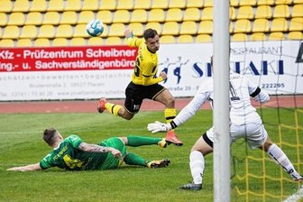 Plauener Überlegenheit reicht nicht zum Sieg - Ondrej Nyber (Mitte) sicherte dem VFC Plauen mit seinem Ausgleichstor gegen Einheit Rudolstadt zumindest einen Punkt.
