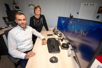 Plauener Unternehmerin tritt in die zweite Reihe – das Credo der Vogtländerin: „Man muss Biss haben“ - Kerstin Knabe ist in die zweite Reihe getreten. Sohn Manuel Schubert ist jetzt erster Geschäftsführer der Firma SCB in Straßberg.