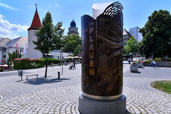 Plauener Wendedenkmal: Erste Hürde für „Thomas-Küttler-Platz“ genommen - Der Bereich am Plauener Wendedenkmal soll künftig „Thomas-Küttler-Platz“ heißen.