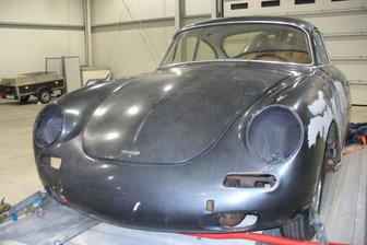 Plauener Zöllner stoppen geschmuggelten Porsche - 