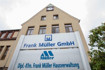Plauens Baulöwe Frank Müller: Geschäftsbetrieb wird eingestellt - Geschäftssitz der Frank Müller GmbH in Weischlitz: Laut Insolvenzverwalter wird das Bauunternehmen abgewickelt. Die Frank Müller Hausverwaltung, die im selben Gebäude untergebracht ist, ist von den Turbulenzen nicht betroffen.