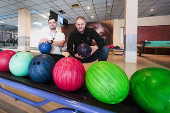 Plauens Bowlingcenter nach dem Neustart: Das sagt der Betreiber zu Kritik von Nutzern - N1-Chef Rico Neumann (rechts) und sein Marketing-Leiter Tobias Görke.