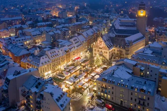 Plauens Bürgermeister hält an Weihnachtsmarkt-Kernöffnungszeiten fest – Was für das Winterdorf gelten soll - Noch wenige Tage ist Weihnachtsmarkt in Plauen. Danach gibt es ein Winterdorf.