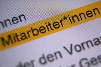 Plauens neuer Oberbürgermeister verzichtet aufs Gendern - Im Plauener Rathaus wird auch künftig nicht gegendert.
