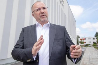 Plauens Oberbürgermeister äußert sich erstmals zu Millionen-Vorhaben in ehemaliger Plamag: „Skepsis der Bevölkerung ist nachvollziehbar“ - Plauens Oberbürgermeister Steffen Zenner (CDU).