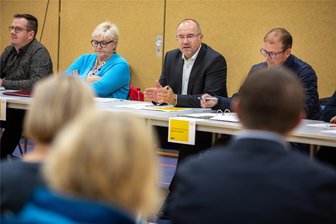 Plauens Oberbürgermeister mit schlechter Botschaft: „Wir werden bittere Zeiten erleben“ - Von links: Eric Hoffmann - Fachbereichsleiter Jugend und Soziales, Christine Schneider - Tiefbau, Oberbürgermeister Steffen Zenner (CDU), René Schreiter - Fachbereichsleiter Sicherheit und Ordnung.