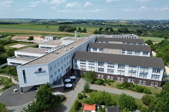 Pleißentalklinik Werdau: Abteilung für Kinder- und Jugendmedizin schließt zum Jahresende - Der Belegschaft der Werdauer Pleißentalklinik ist am Montag das Sanierungskonzept vorgestellt worden. Es sieht unter anderem die Schließung der Pädiatrie vor.