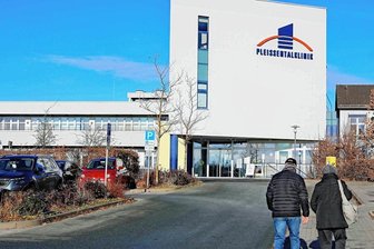 Pleißentalklinik Werdau: Jeder fünfte Mitarbeiter ist krank - In der Pleißentalklinik Werdau ist jeder fünfte Beschäftigte krank geschrieben. Das hat Auswirkungen auf den Klinikalltag.