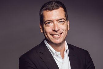 Pleite der Crimmitschauer Wohnungsgesellschaft alarmiert Verband: „Ich kenne nur Beispiele, die im Desaster endeten“ - Der Experte Alexander Müller warnt schon länger vor dem Verkauf kommunaler Wohnungen.