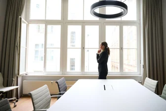 Plötzlich gekündigt - wie gehe ich damit um? - Auch wenn es schwerfällt: Nach einer Kündigung gilt es, Ruhe zu bewahren und die nächsten Schritte zu planen.