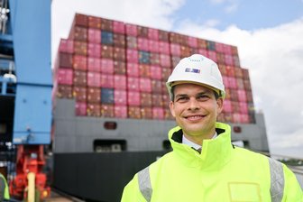 Ploß: Sondervermögen auch für Häfen und Wasserstraßen nutzen - Ploß setzt sich dafür ein, dass die Milliarden aus dem Sondervermögen Infrastruktur des Bundes auch für Häfen und Wasserstraßen genutzt werden können. (Archivbild)