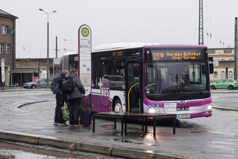 Plus-Busse sorgen für bis zu 30 Prozent mehr Fahrgäste auf den Linien des Landkreises Zwickau - Seit Einführung der Plus-Bus-Linie 129 nutzen 30 Prozent mehr Fahrgäste die Busverbindung.