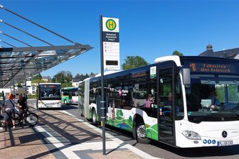 Plusbus-Linien zwischen Rodewisch und Auerbach fahren Umleitung - Ein Plusbus am Busbahnhof in Rodewisch.