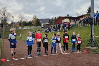 Pobershauer Crosslauf erweist sich im dritten Anlauf als Erfolg - Die Jüngsten durften als erste auf die Strecke.