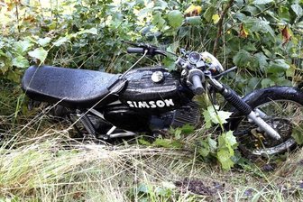 Pockau: Kollision mit Lkw - 16-Jähriger Simson-Fahrer schwer verletzt -