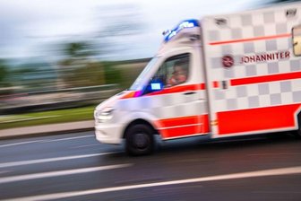Pockau-Lengefeld: Alkoholisierter Autofahrer schwer verletzt - 
