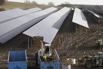 Pöhl: Ausbau des Solarparks in Herlasgrün mehrheitlich beschlossen - 2013 entstand der Solarpark Herlasgrün. Jetzt soll er erweitert werden.