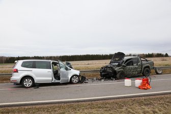 Pöhlau: Ein Toter und zwei Verletzte nach Verkehrsunfall -