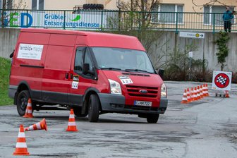 Pöhlbergslalom: Annaberger Motorsport-Youngster glänzen auf und abseits der Piste - Diesmal steuerte Konrad Mallok einen Ford Transit durch den Parcours.
