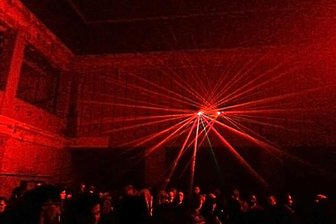 Polizei beendet illegale Facebook-Party im ehemaligen Kraftwerk - 