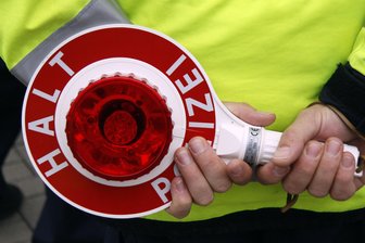 Polizei blitzt Raser auf A 4 bei Meerane - Die Polizei hat auf der A 4 bei Meerane in Fahrtrichtung Erfurt am Donnerstag 834 Autos kontrolliert.