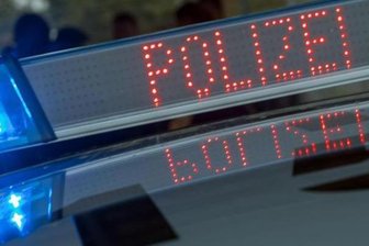 Polizei blitzt Temposünder auf A 4 - Die Polizei hat bei Geschwindigkeitskontrollen am Dienstag auf der A 4 in Fahrtrichtung Erfurt einen Autofahrer mit mehr als 100 Stundenkilometern über den erlaubten 80 km/h geblitzt.