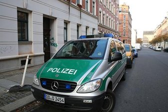 Polizei durchsucht mehrere Wohnungen auf dem Sonnenberg - 