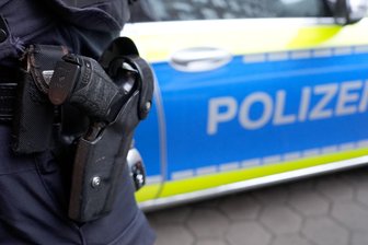 Polizei durchsucht Wohnungen in Chemnitz wegen Verdacht auf Kinderpornografie - Die Polizei durchsuchte am Dienstag acht Wohnungen in Chemnitz.