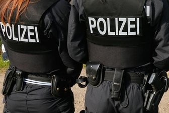 Polizei ermittelt gegen LKA-Beamten nach Auseinandersetzung bei Corona-Protest in Pirna -