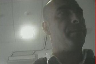 Polizei fahndet mit Überwachungsfoto nach Geldkartendieb -