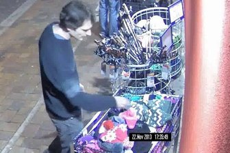 Polizei fahndet nach Skijackendieb -
