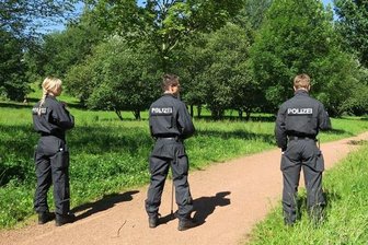 Polizei findet Leiche bei Suche nach vermisster Frau - Bei einer Vermisstensuche am Donnerstagvormittag in Chemnitz fanden die Beamten eine Leiche.
