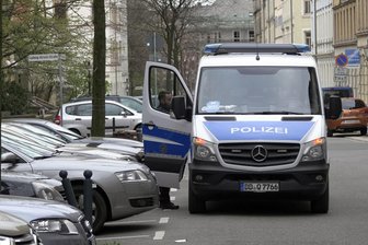 Polizei findet mehrere Drogen bei Razzia - 