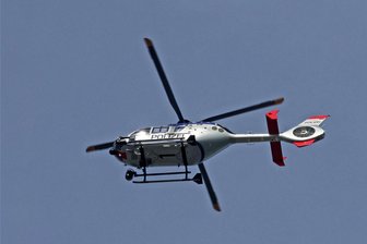 Polizei findet unterkühlten Pilzsucher im Wald bei Rosenbach - Die Suche wurde wie hier bei einem anderen Einsatz auch von einem solchen Hubschrauber unterstützt.