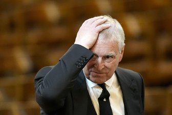 Polizei geht weiteren Berichten über Ex-Prinzen Andrew nach - Der jüngere Bruder von König Charles III. wurde im Februar zwischenzeitlich festgenommen. (Archivbild)