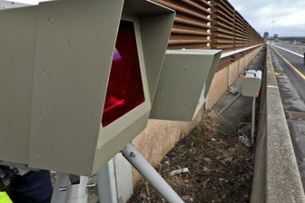 Polizei kontrolliert Tempo zwischen Crimmitschau und Zwickau: Nun droht 24 Autofahrern ein Bußgeldbescheid - Die Polizei hat am Montag die Geschwindigkeit von 500 Autofahrern in Dänkritz kontrolliert.