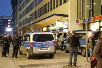 Polizei löst Corona-Spaziergang auf -