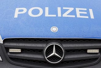 Polizei nimmt Gruppen "Schutzzonen"-Westen ab -