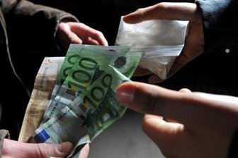 Polizei nimmt mutmaßliche Drogenhändler in Plauen fest -