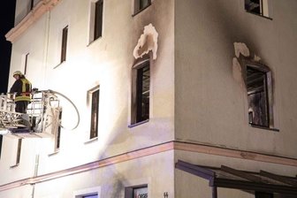 Polizei rätselt über Brandursache - Die Bewohner des Hauses mussten sich am Sonntagabend zunächstAusweichunterkünfte suchen. Gestern durften sie zurück in ihre Wohnungen.