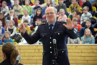 Polizei, Senioren und Schriftsteller: Vier Tipps für die Woche in Mittelsachsen - Torsten Petzold dirigiert seit 2008 das Polizeiorchester Sachsen.