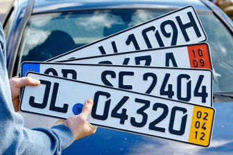 Polizei sucht Kennzeichendiebe aus Plauen - Autokennzeichen wurden in Plauen von einem Opel gestohlen (Symbolbild).