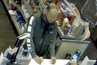 Polizei sucht Mann wegen Drogenbesitzes -
