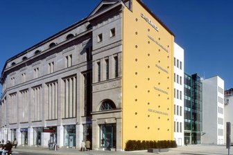 Polizei verjagt Unruhestifter aus dem Tietz - 