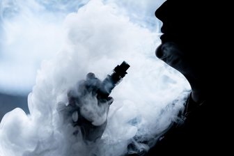 Polizei warnt vor berauschenden Liquids: Mehrere Festnahmen im oberfränkischen Hof - Die Polizei warnt vor berauschenden Liquids.